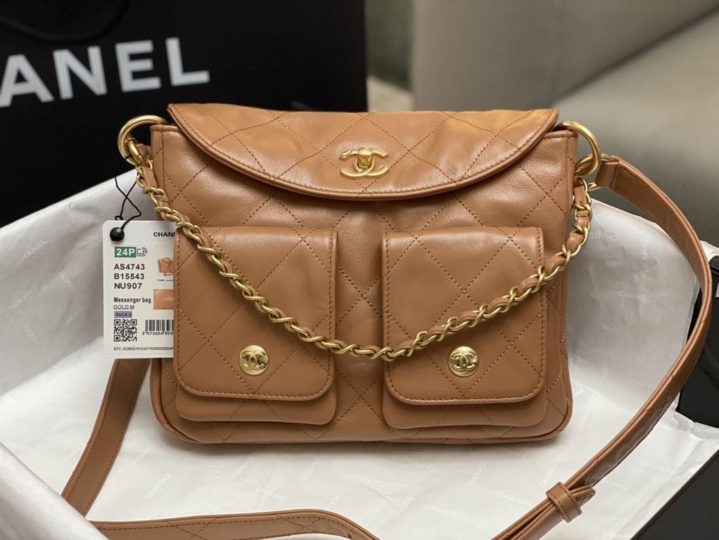 spot    model AS4743 of 24p armpit hoho hippie bag can be crossbody can hand bell can also armpit back shoulder strap can be adjustable Capacity is quite big small cowhide earrings are also quite nice Versatile! Fragrant