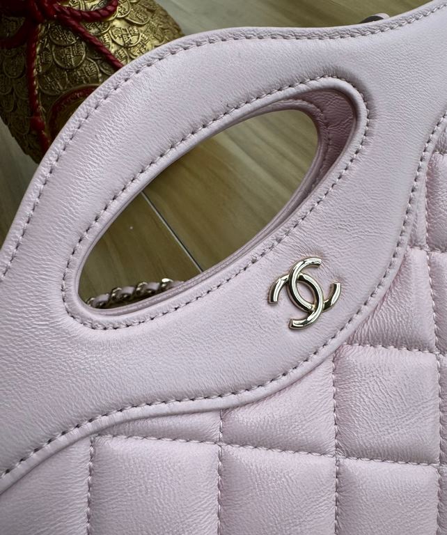 CHANEL Chanel 24S Latest 31 Mini Shopper Bag in Oiled Lambskin Leather and Gold Gold.Model A , size 17.5x20.5x3.5cm