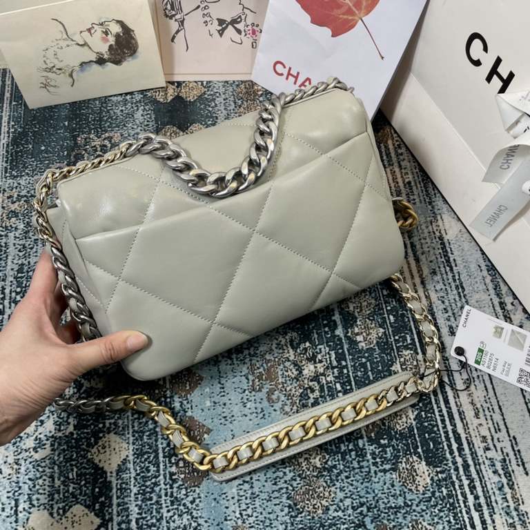 Chane-l small incense 2019 new Model AS1160 2019 fall and winter large diamond lattice tofu bag imported sheepskin single mouth bag Ancient silver white lat gold 3 kinds of metal mixed shoulder straps Coarse chain highli