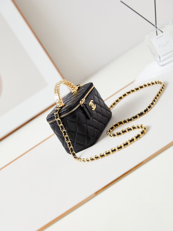 24A limited edition gold chain gold transparent handbag long box bag cosmetic slanting bag with gold transparent handbag lambskin brushed metal hardware, handle exquisite and noble, hand carry slanting shoulder are good 