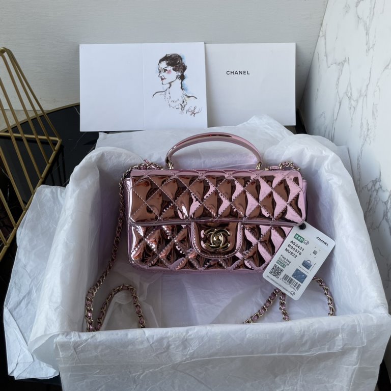 Chanel 24K latest Mini CF handle handbag Classic diamond lattice mouth cover bag decorated with exquisite classic chain with handheld, imported mirror material is really quite sunny [color] seems to be the same as the Am