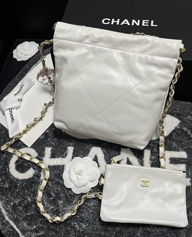 CHANEL    Model AS3263# Size 20  19 fall and winter new garbage bag small fatigue bag cowhide series, more noteworthy before the guess 22bag really out of the m i ni size, can be a shoulder crossbody, two designs. The or