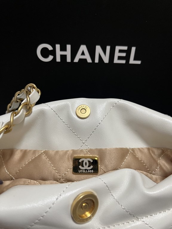 CHANEL    Model AS3263# Size 20  19 fall and winter new garbage bag small fatigue bag cowhide series, more noteworthy before the guess 22bag really out of the m i ni size, can be a shoulder crossbody, two designs. The or