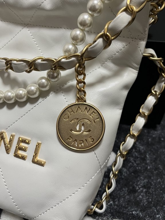 CHANEL    Model AS3263# Size 20  19 fall and winter new garbage bag small fatigue bag cowhide series, more noteworthy before the guess 22bag really out of the m i ni size, can be a shoulder crossbody, two designs. The or