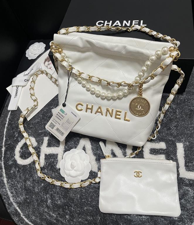 CHANEL    Model AS3263# Size 20  19 fall and winter new garbage bag small fatigue bag cowhide series, more noteworthy before the guess 22bag really out of the m i ni size, can be a shoulder crossbody, two designs. The or