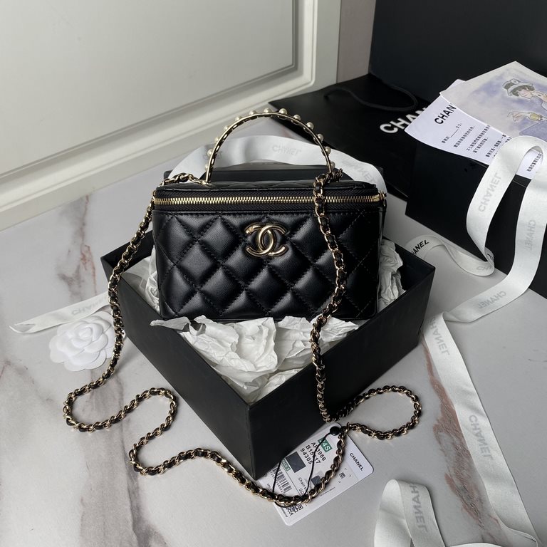 ￥Chane1  24S Pearl Handle Box Bag AHandle inlaid with pearls and soft lambskin.The details are full of noble and exquisite sense of hard to take the classic black lattice with chain comes with elegant and high-class temp