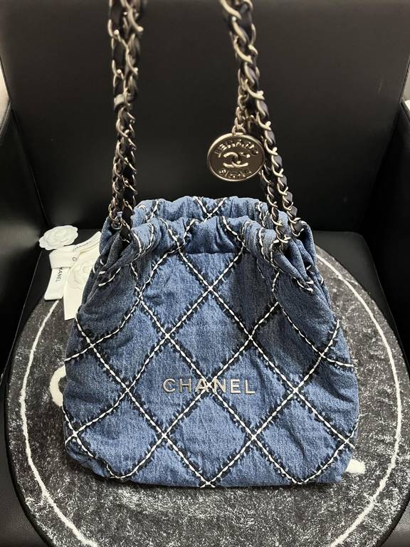 SpringSummer Hot 22 Bag Shopping BagSmall AS3260  this season's hottest and most worthy of getting into the denim series series, it's called 22 bag, small incense wherever the number named are bound to be hot [strong] [s