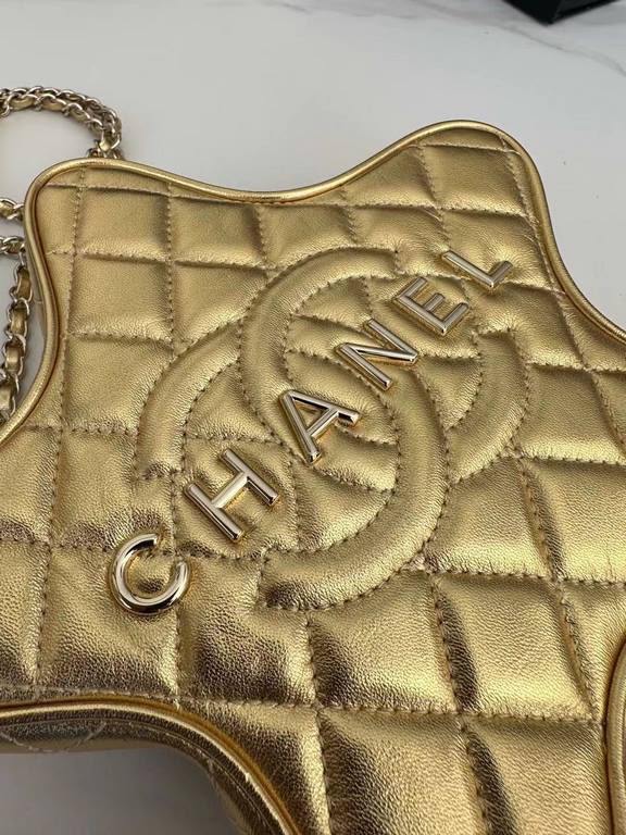 Chanel24C's bag wins hemp   Pentagram bag  AS4579     Echoing the movement and sensuality of Los Angeles,  and perfecting the variety and colorfulness of Hollywood, VirginieViard draws inspiration from the glitz and glam