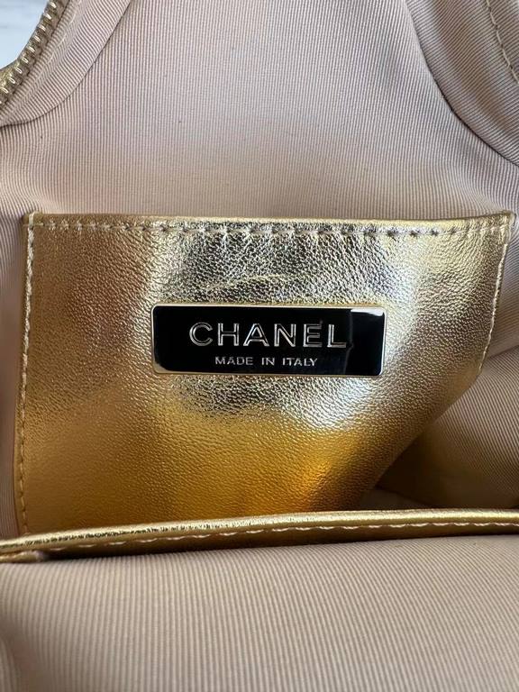 Chanel24C's bag wins hemp   Pentagram bag  AS4579     Echoing the movement and sensuality of Los Angeles,  and perfecting the variety and colorfulness of Hollywood, VirginieViard draws inspiration from the glitz and glam