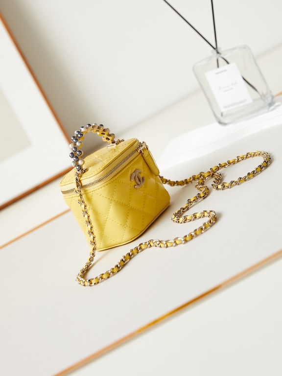 24P Limited Edition Pearl Handle Long Box Bag Cosmetic Slanting Bag with Pearl Handle Calfskin Brushed Metal Hardware, Handle Exquisite and Noble, Hand Carrying Slanting Shoulder are good looking Really too beautiful!Mod