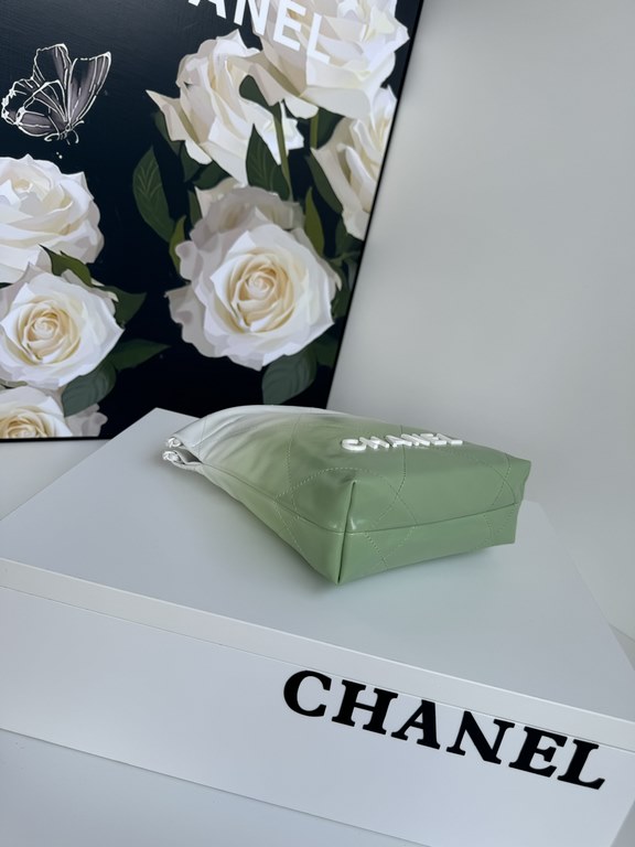 CHANEL3980 gradient 24S new mini 22bag too good to look at it This color is small and exquisite, exudes unparalleled high-level luxury, people can not resist, as if it were a finely crafted work of art, porcelain CHANEL 