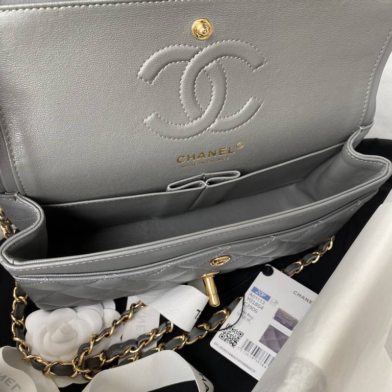 .    High-end customized products Chane1 Classic Flap Bag A01113. Interpretation of the classic Chane1, elegant, simple and exquisite! Counter synchronization update Latest version ZP perfect version reproduction Medium 