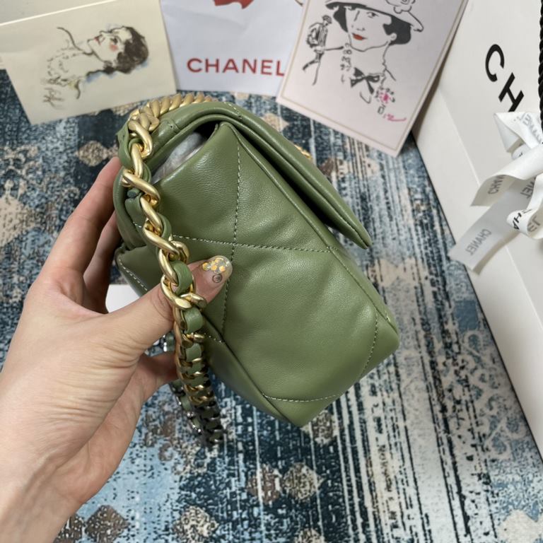 Chane-l small incense 2019 new Model AS1160 2019 fall and winter large diamond lattice tofu bag imported sheepskin single mouth bag Ancient silver white lat gold 3 kinds of metal mixed shoulder straps Coarse chain highli