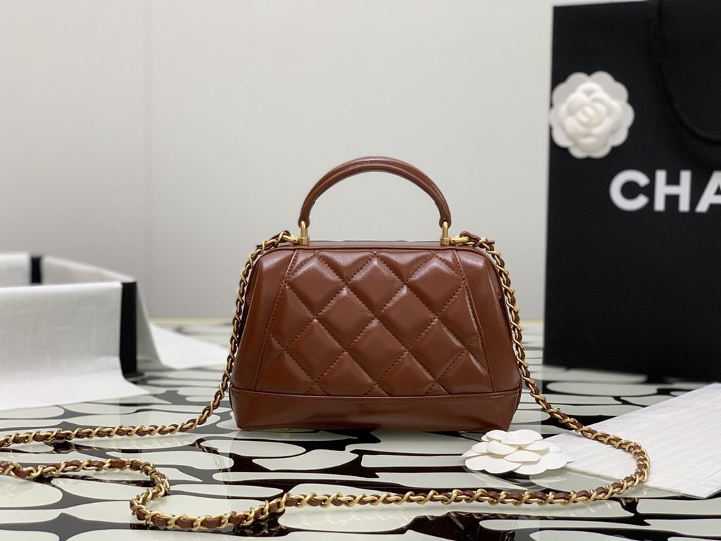 ￥Chane1 24A mini Handmade Visitor Series Doctor's Bag AS4109 The real thing is super beautiful oil wax leather with metal chain Classic diamond lattice design Retro and fashionable show noble and elegant Very much like a