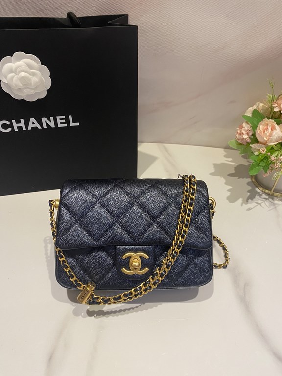 chane1 fall and winter adjustable buckle cell phone bagLitchi grain dark blue pearl leather Golden buckle adjustable buckle   adjust the length of the size more appropriateIt can put down your cell phone as well as other