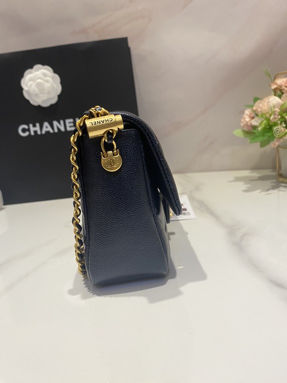 chane1 fall and winter adjustable buckle cell phone bagLitchi grain dark blue pearl leather Golden buckle adjustable buckle   adjust the length of the size more appropriateIt can put down your cell phone as well as other