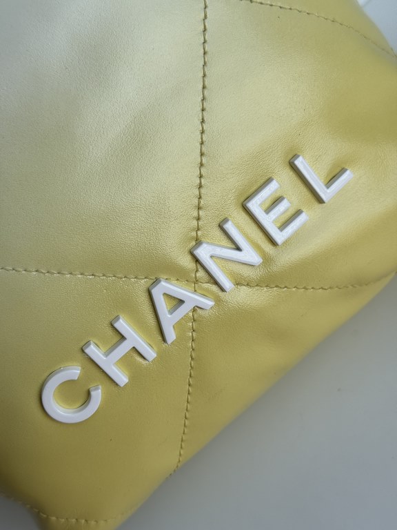 CHANEL3980 gradient 24S new mini 22bag too good to look at it This color is small and exquisite, exudes unparalleled high-level luxury, people can not resist, as if it were a finely crafted work of art, porcelain CHANEL 