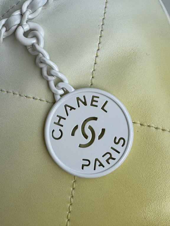 CHANEL3980 gradient 24S new mini 22bag too good to look at it This color is small and exquisite, exudes unparalleled high-level luxury, people can not resist, as if it were a finely crafted work of art, porcelain CHANEL 