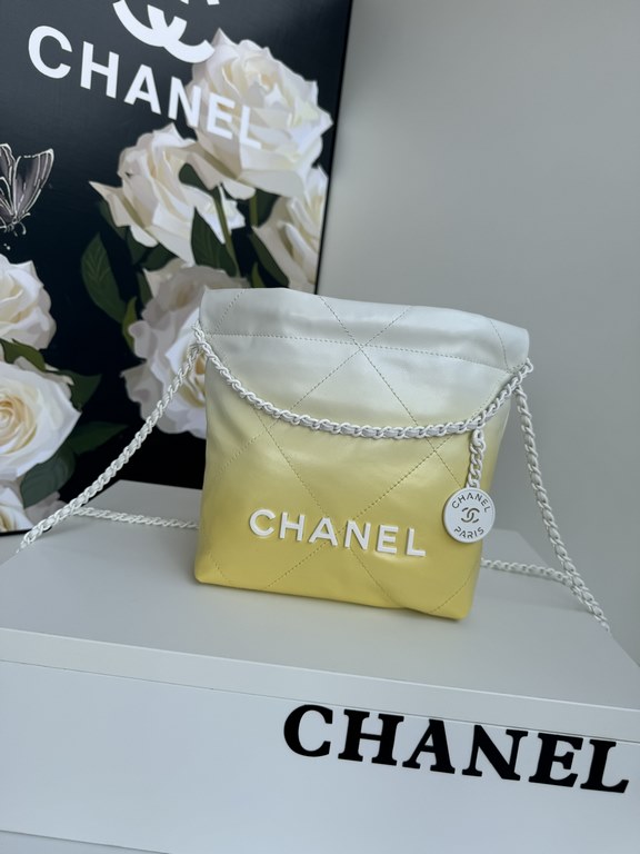 CHANEL3980 gradient 24S new mini 22bag too good to look at it This color is small and exquisite, exudes unparalleled high-level luxury, people can not resist, as if it were a finely crafted work of art, porcelain CHANEL 