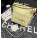 Chanel's mini22 hits the red button!Chanel Goose's bag accessories will always be planted from the just-ended springsummer collectionEspecially this season's new Minisize22 bagClassic black model   mini Love love love.Mo