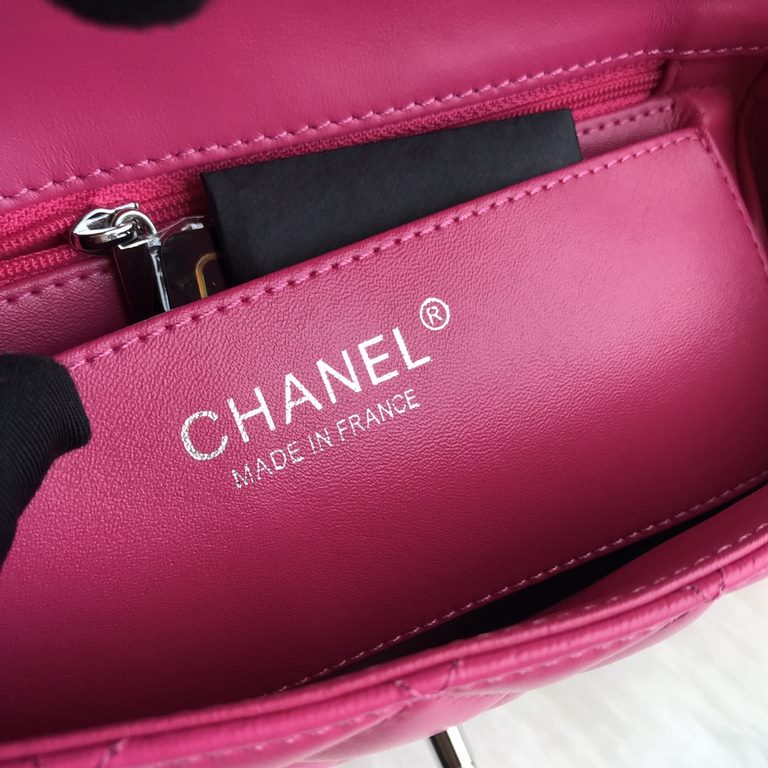 . Upgraded  Chanel CF Mini 1116 small bag summer than to prepare   The most small C's iconic leather through the chain as classics bags masterpiece authentic price soared conservative design with a variety of colorful de