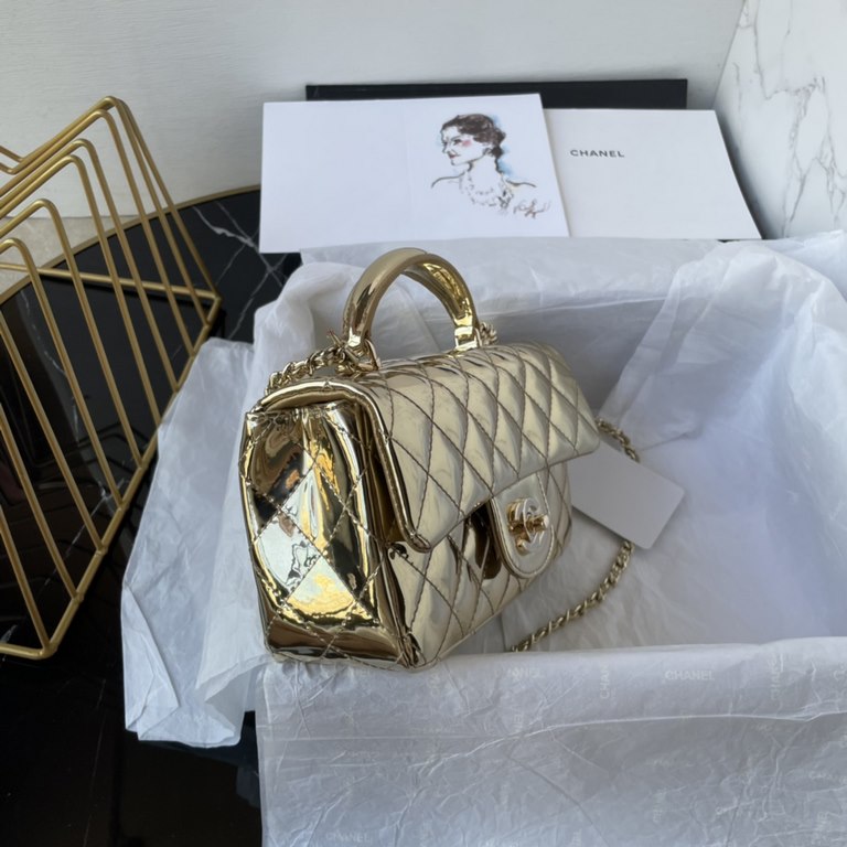 Chanel 24K latest Mini CF handle handbag Classic diamond lattice mouth cover bag decorated with exquisite classic chain with handheld, imported mirror material is really quite sunny [color] seems to be the same as the Am