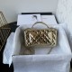 Chanel 24K latest Mini CF handle handbag Classic diamond lattice mouth cover bag decorated with exquisite classic chain with handheld, imported mirror material is really quite sunny [color] seems to be the same as the Am