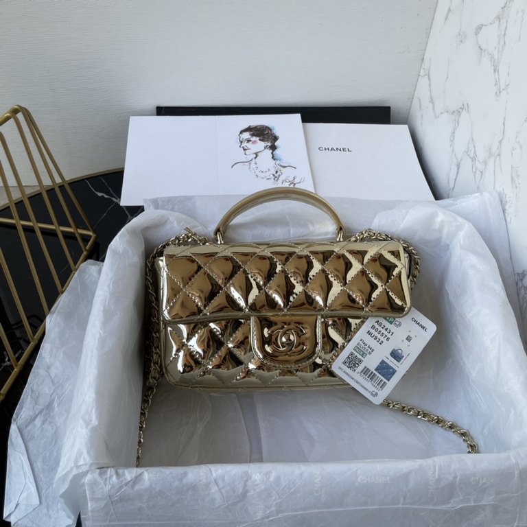 Chanel 24K latest Mini CF handle handbag Classic diamond lattice mouth cover bag decorated with exquisite classic chain with handheld, imported mirror material is really quite sunny [color] seems to be the same as the Am