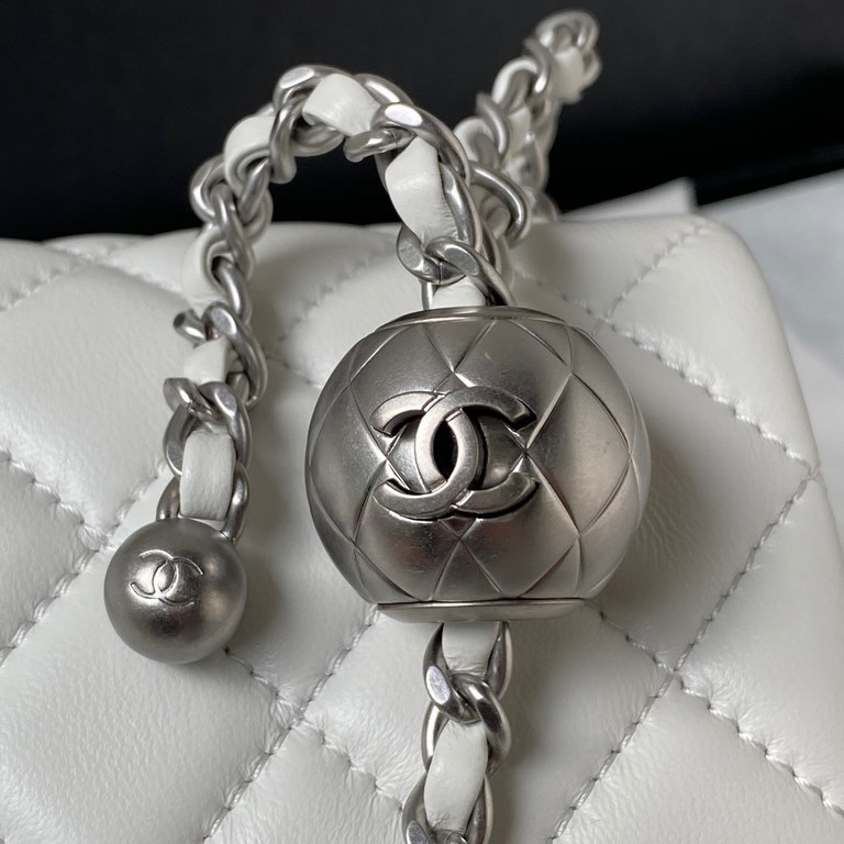 ￥ silver chain   Chane1   AS1787 explosive cf mini mouth cover bag silver ball on the chain more than a dragon accent icing on the cake not only retro beautiful but also adjustable chain length can be used as a fanny pac