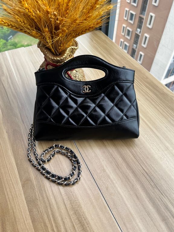 CHANEL Chanel 24S Latest 31 Mini Shopper Bag in Oiled Lambskin Leather and Gold Gold.Model A , size 17.5x20.5x3.5cm