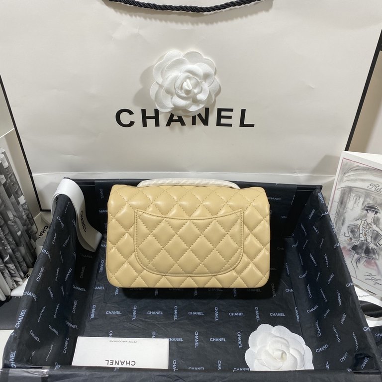 Cf 1116 sheepskin, small square fat Original single quality, France original imported lamb   leather, feel very soft, diamond grid fullness all reach and genuine, multiple colors in stock! Size 20cm