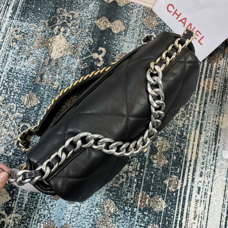 Chane-l small incense 2019 new Model AS1160 2019 fall and winter large diamond lattice tofu bag imported sheepskin single mouth bag Ancient silver white lat gold 3 kinds of metal mixed shoulder straps Coarse chain highli