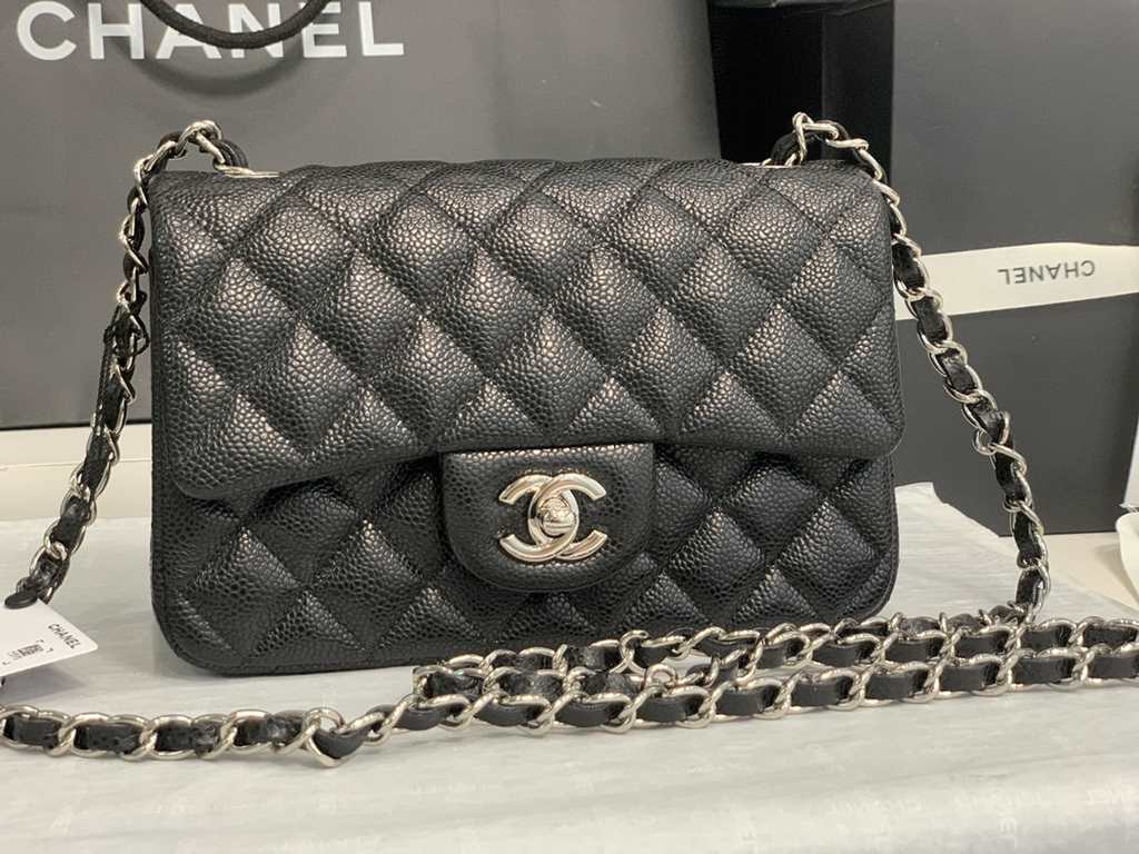 . Upgraded  Chanel CF Mini 1116 small bag summer than to prepare   The most small C's iconic leather through the chain as classics bags masterpiece authentic price soared conservative design with a variety of colorful de