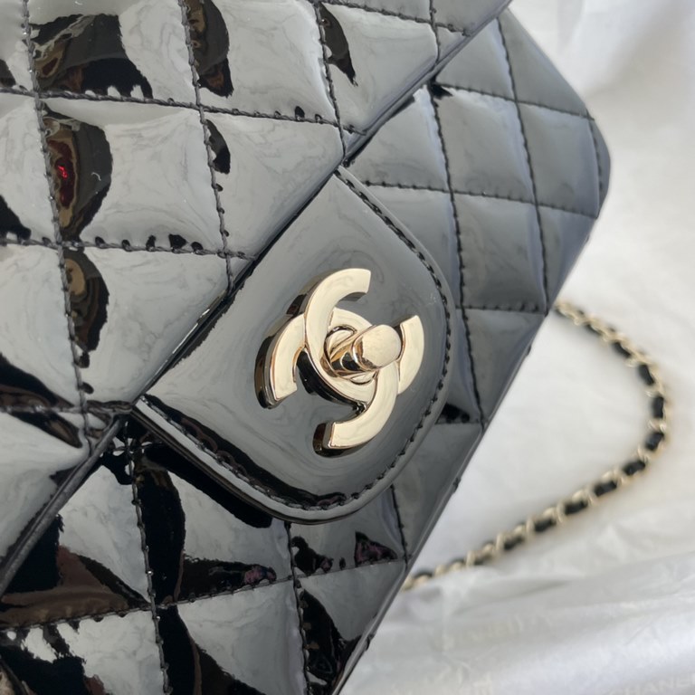 Chanel 24K latest Mini CF handle handbag Classic diamond lattice mouth cover bag decorated with exquisite classic chain with handheld, imported mirror material is really quite sunny [color] seems to be the same as the Am