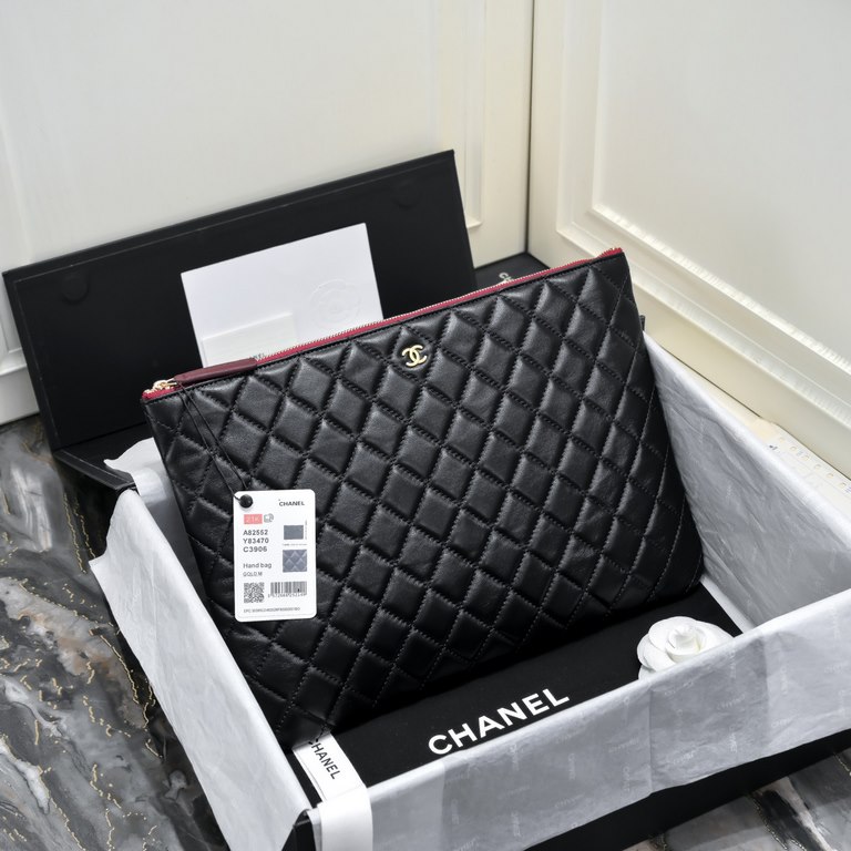 ￥  Grandma Chanel Classic Large Clutch Bag A82552Black sheepskin lined with gold metalOriginal leather hardware high definition, counter ZP open mold 100% replica, craftsmanship, top quality!Reference size24×35×1.5cm