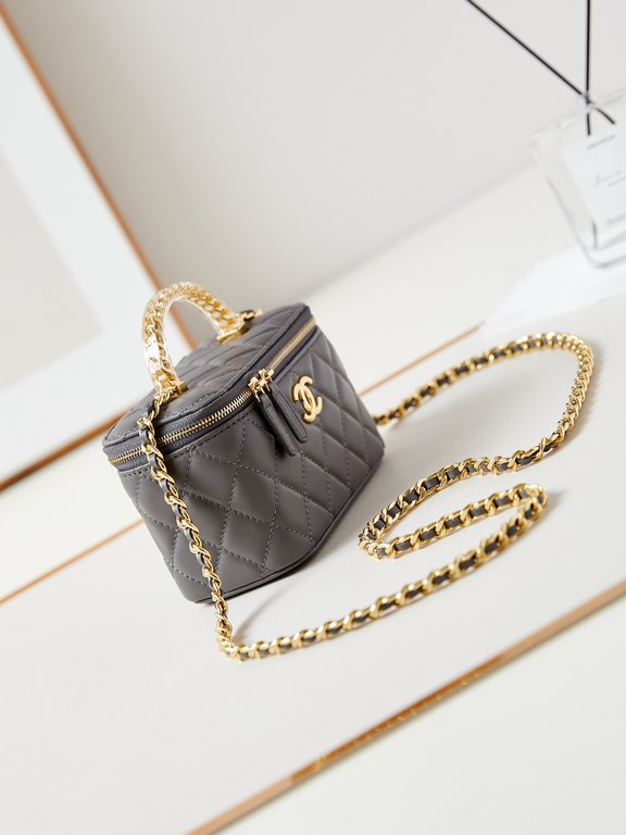 24A limited edition gold chain gold transparent handbag long box bag cosmetic slanting bag with gold transparent handbag lambskin brushed metal hardware, handle exquisite and noble, hand carry slanting shoulder are good 