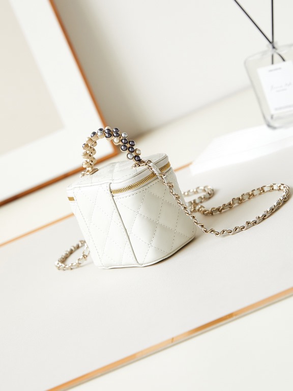 24P Limited Edition Pearl Handle Long Box Bag Cosmetic Slanting Bag with Pearl Handle Calfskin Brushed Metal Hardware, Handle Exquisite and Noble, Hand Carrying Slanting Shoulder are good looking Really too beautiful!Mod