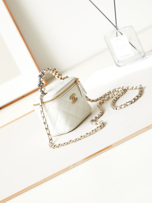 24P Limited Edition Pearl Handle Long Box Bag Cosmetic Slanting Bag with Pearl Handle Calfskin Brushed Metal Hardware, Handle Exquisite and Noble, Hand Carrying Slanting Shoulder are good looking Really too beautiful!Mod