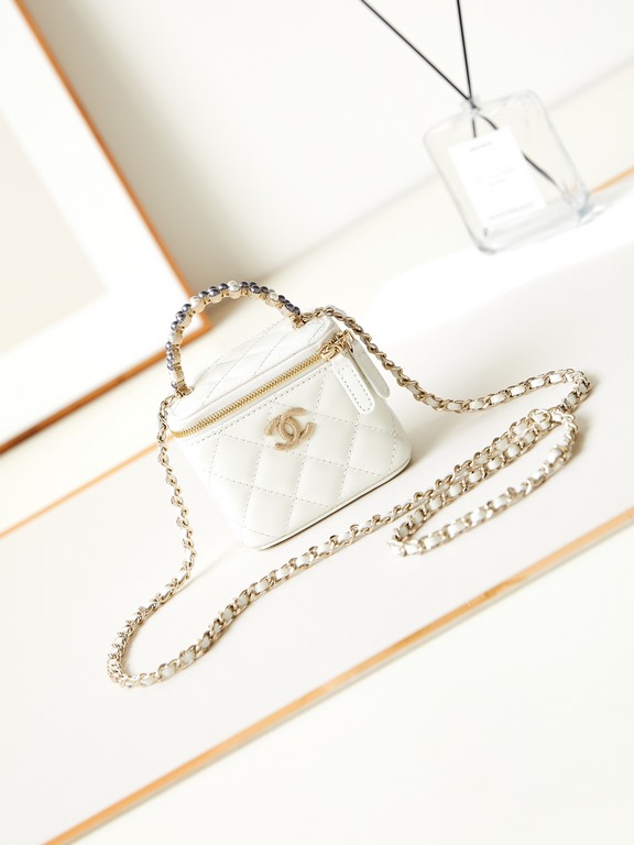 24P Limited Edition Pearl Handle Long Box Bag Cosmetic Slanting Bag with Pearl Handle Calfskin Brushed Metal Hardware, Handle Exquisite and Noble, Hand Carrying Slanting Shoulder are good looking Really too beautiful!Mod