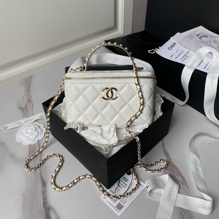 ￥Chane1  24S Pearl Handle Box Bag AHandle inlaid with pearls and soft lambskin.The details are full of noble and exquisite sense of hard to take the classic black lattice with chain comes with elegant and high-class temp