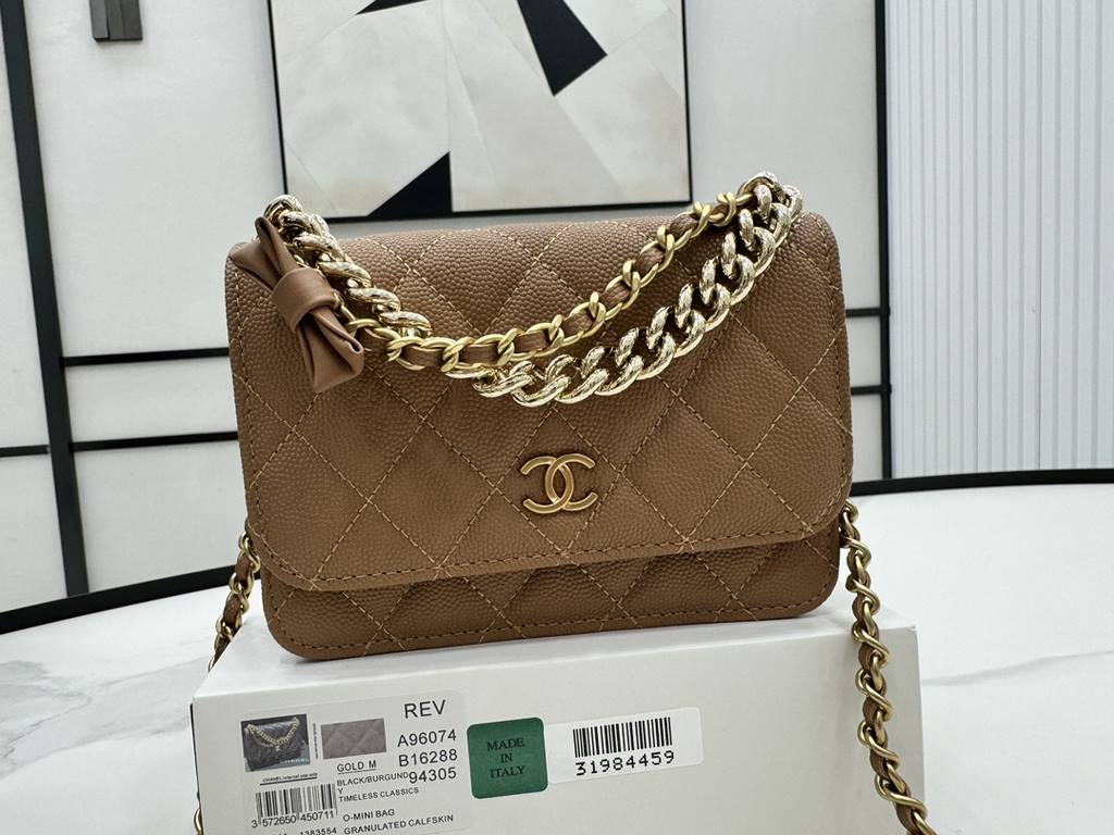 A96074 Chanel 24s organ bag new woc bow Too beautiful. Knot really teenage heart bursting tongue is a thousand gold Miss back paragraph undoubtedly, bow small incense bag bag, this can not put the phone Oh   to hand carr