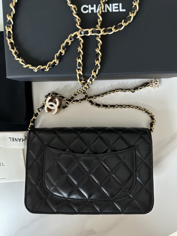 Brand Chanel Model A Introduction the original single quality, the classic work, gorgeous gas and quality of the forefront, is intended that you do not want to dignified. Leather species the original single mouth into th