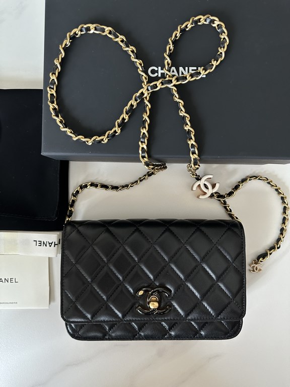 Brand Chanel Model A Introduction the original single quality, the classic work, gorgeous gas and quality of the forefront, is intended that you do not want to dignified. Leather species the original single mouth into th