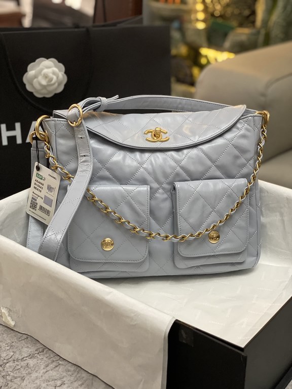 spot    model AS4668 underarm hoho hippie bag can be crossbody can hand bell can also armpit back shoulder strap can be adjustable Capacity is quite big large cowhide earrings are also quite nice Versatile! Fragrant spra