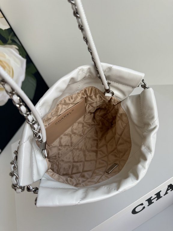 CHANEL3980 gradient 24S new mini 22bag too good to look at it This color is small and exquisite, exudes unparalleled high-level luxury, people can not resist, as if it were a finely crafted work of art, porcelain CHANEL 