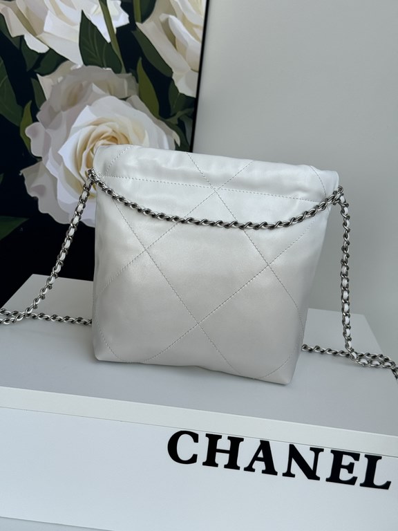 CHANEL3980 gradient 24S new mini 22bag too good to look at it This color is small and exquisite, exudes unparalleled high-level luxury, people can not resist, as if it were a finely crafted work of art, porcelain CHANEL 