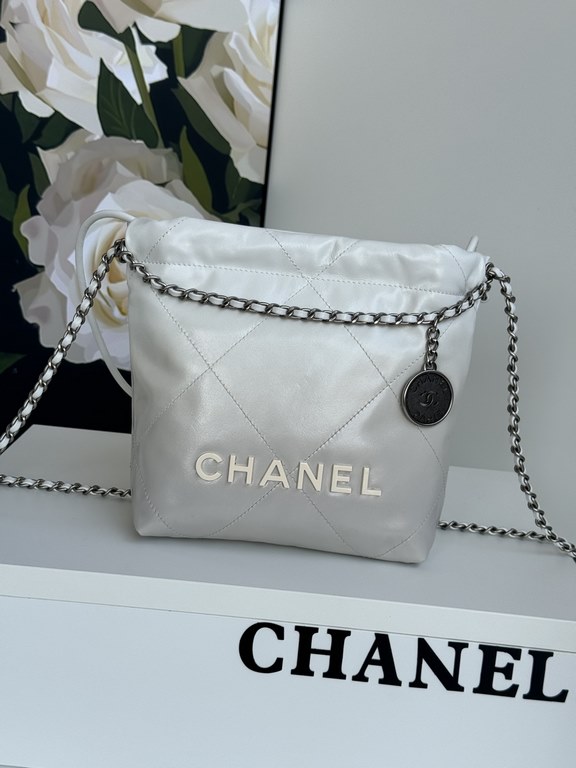 CHANEL3980 gradient 24S new mini 22bag too good to look at it This color is small and exquisite, exudes unparalleled high-level luxury, people can not resist, as if it were a finely crafted work of art, porcelain CHANEL 