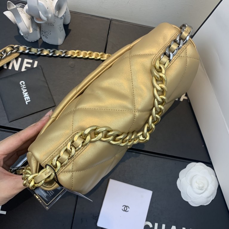 Chane-l small incense 2019 new Model AS1160 2019 fall and winter large diamond lattice tofu bag imported sheepskin single mouth bag Ancient silver white lat gold 3 kinds of metal mixed shoulder straps Coarse chain highli