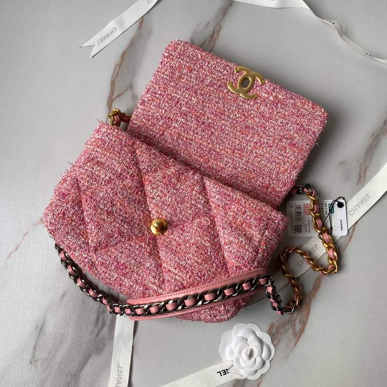 Tweed series CHANE1 ~ AS1160 warm and sweet as a dream of a splash of color ~ exudes a delightful color charm Whether it is the soft texture or delicate chain are super nice da ~ carry as if you have the news of spring a