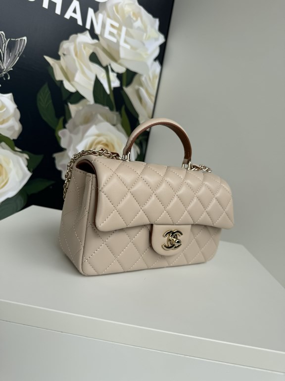 Chanel 21K latest Mini CF handle handbag AS2431 Classic diamond lattice flap bag decorated with exquisite classic chain with handheld, delicate sheepskin embellish the handbag, stand out, interpretation of timeless!   el